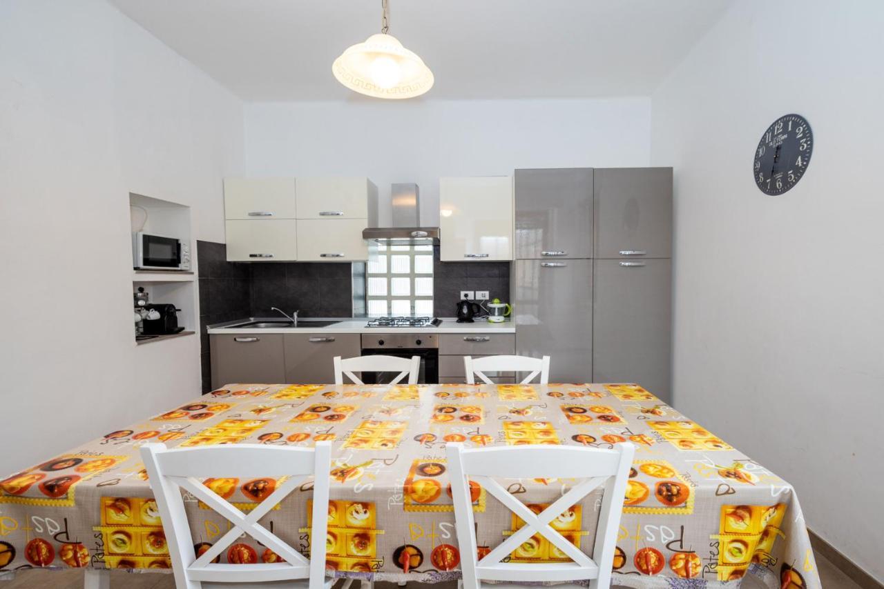 Casa Romeo Appartamento Con Posto Auto Finale Ligure Exterior foto